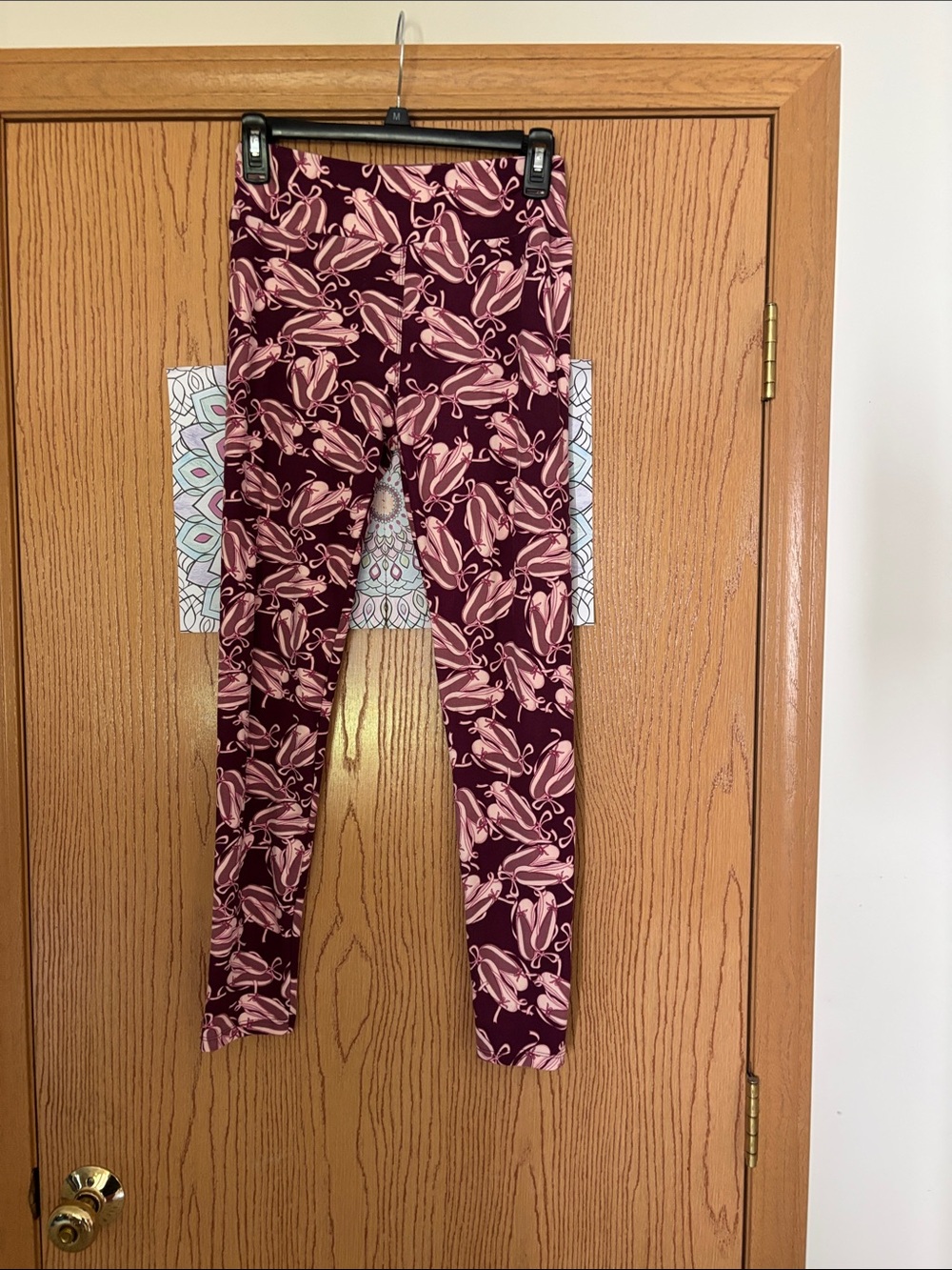 LuLaRoe Maroon Leggings with Pink Floral Print